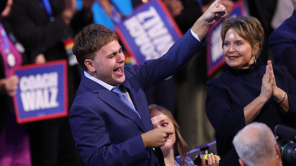 Gus Walz's viral moment cheering his father at DNC heartens neurodiversity community