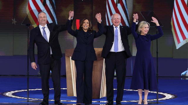 Kamala Harris and Tim Walz at the Democratic National Convention in Chicago 