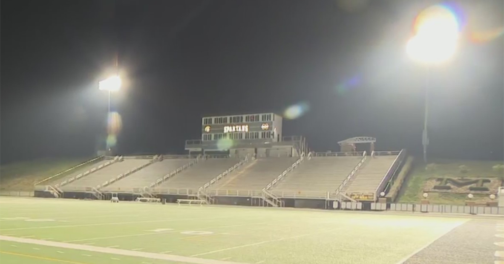 Florida high school football player dies after collapsing during game Florida high school football player dies after collapsing during game