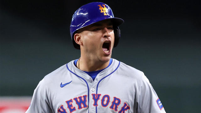 Jose Iglesias #11 of the New York Mets reacts after hitting a RBI single during the ninth inning against the Arizona Diamondbacks at Chase Field on August 29, 2024 in Phoenix, Arizona. 