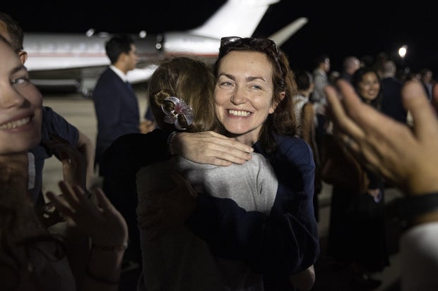 O presidente dos EUA, Biden, e o vice-presidente Harris, dão as boas-vindas aos americanos após a troca de prisioneiros EUA-Rússia