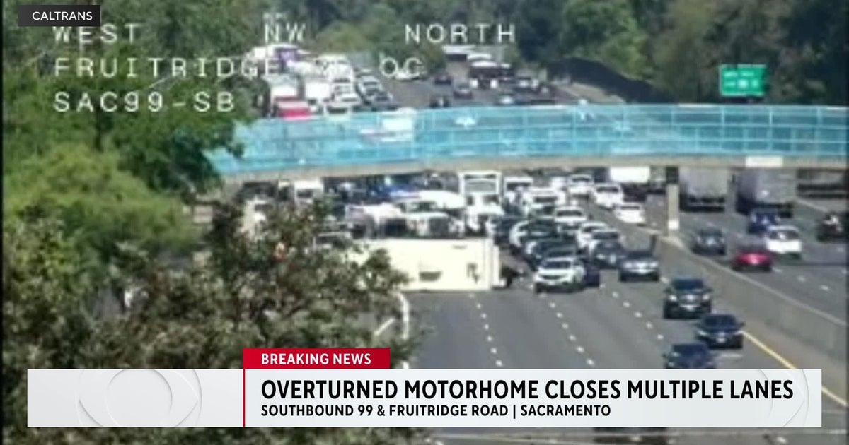 Motorhome overturns on Highway 99 in Sacramento