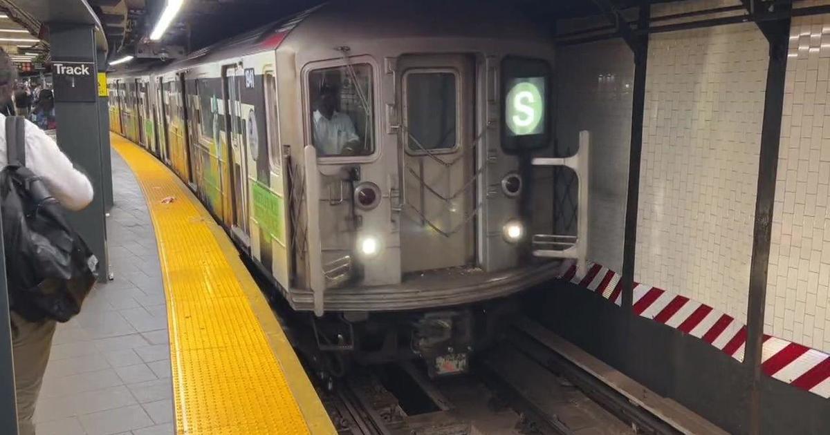 Subway S Line in NYC Now Has Cellphone Service and Wi-Fi!