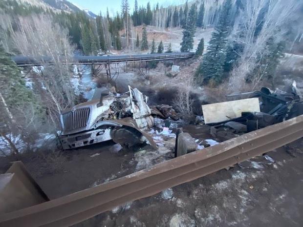 cascade-curve-guardrail-1-april-crash-from-cdot.jpg 