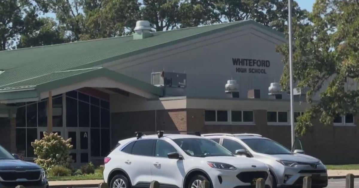 Michigan school district takes precaution after online threat - CBS Detroit