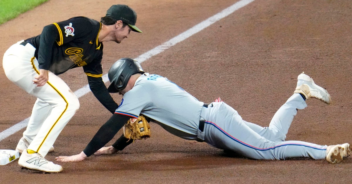Pirates edge Marlins 3-2 Pirates edge Marlins 3-2
