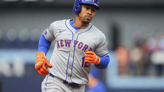 Francisco Lindor #12 of the New York Mets rounds the bases on his home run against the Toronto Blue Jays during the ninth inning in their MLB game at the Rogers Centre on September 11, 2024 in Toronto, Ontario, Canada. 