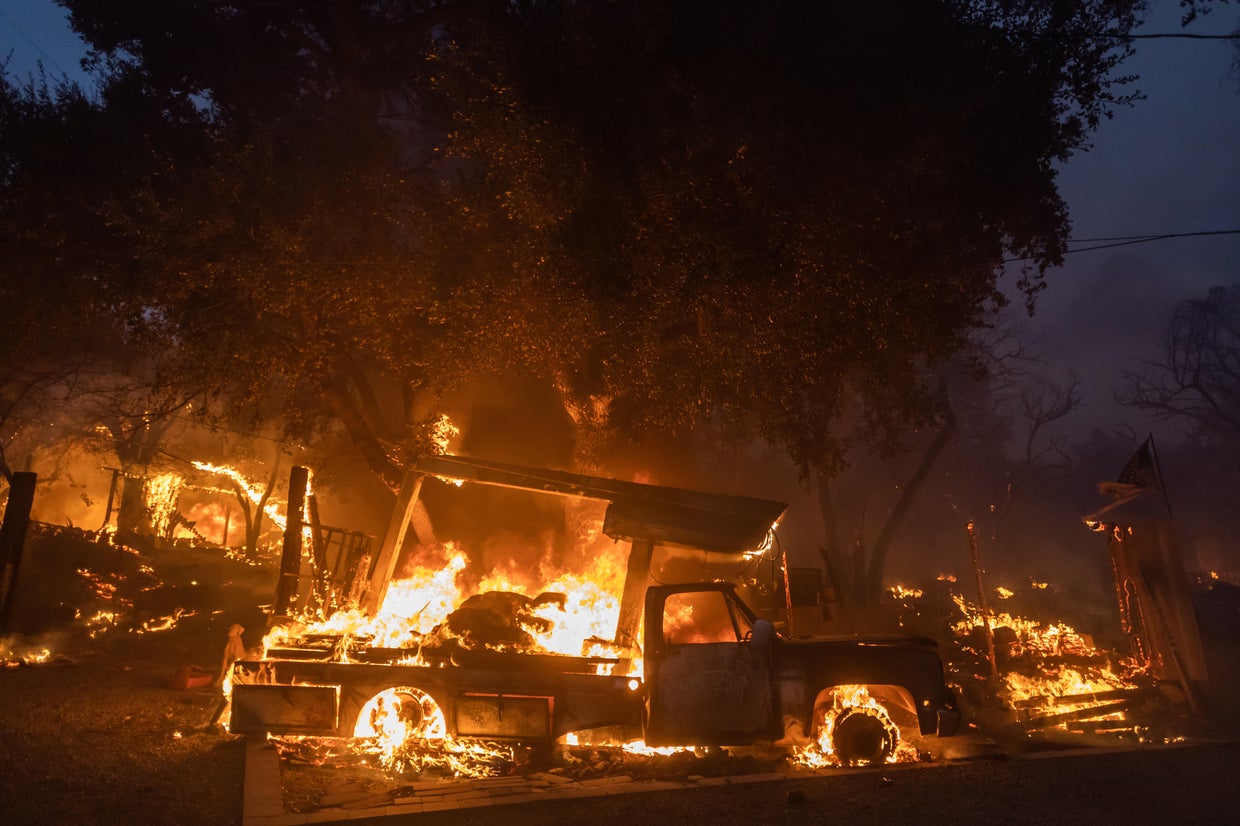 Airport Fire burns tens of thousands of acres in Orange County