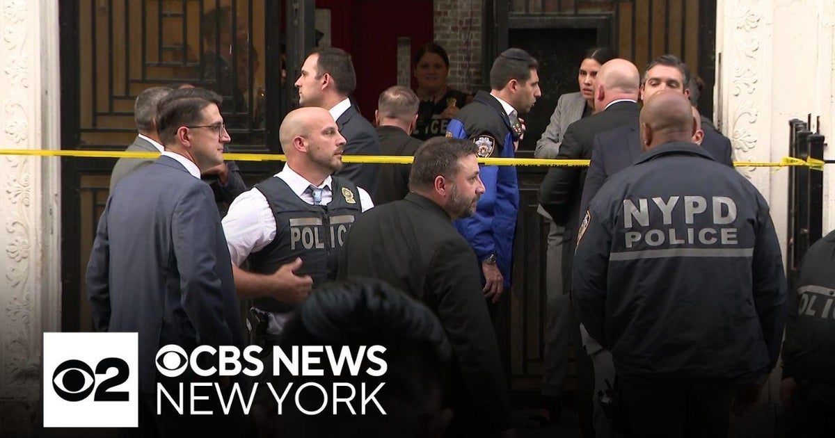 Police shoot, kill man allegedly armed with knife inside Brooklyn ...