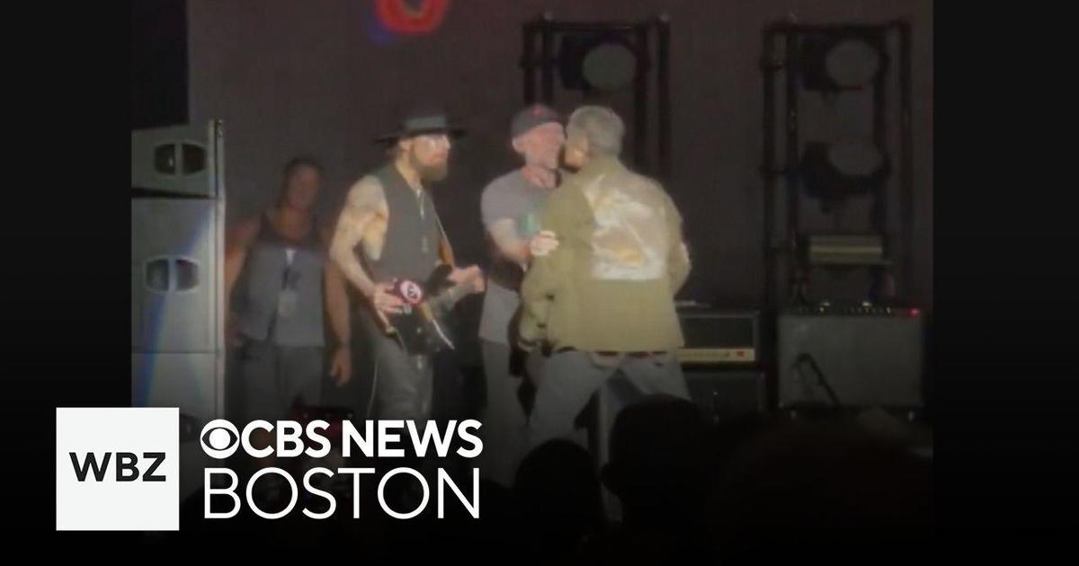 Jane’s Addiction cancels Connecticut concert after band members get into fight on Boston stage