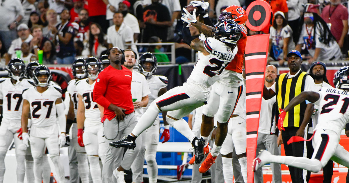 Stroud throws a touchdown pass and Fairbairn kicks 4 field goals to help the Texans to a 19-13 victory over the Bears