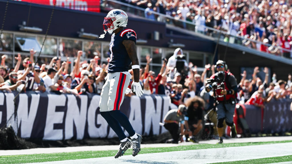 Ja'Lynn Polk gave the ball from his first NFL touchdown to his dad for
his birthday