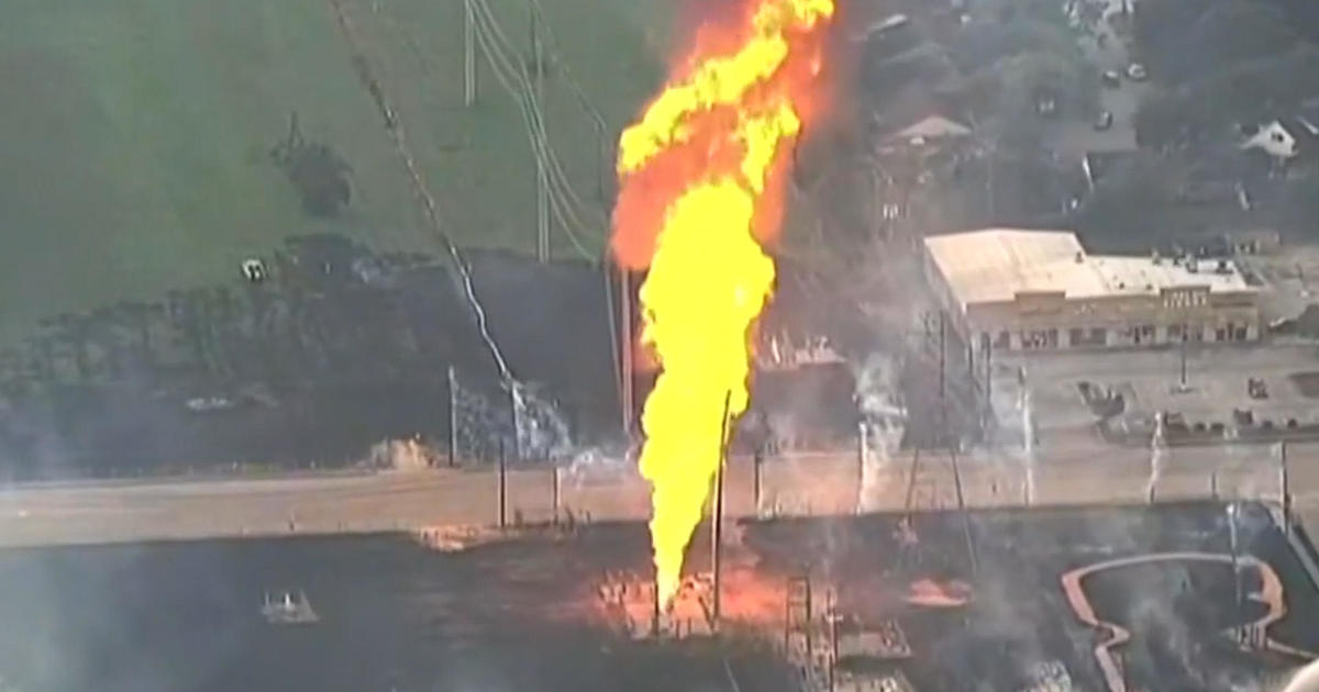 Texas natural gas pipeline explodes into flames - CBS News