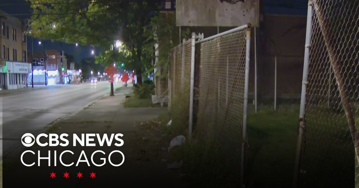Teen shot while sitting in car on Chicago's West Side - CBS Chicago