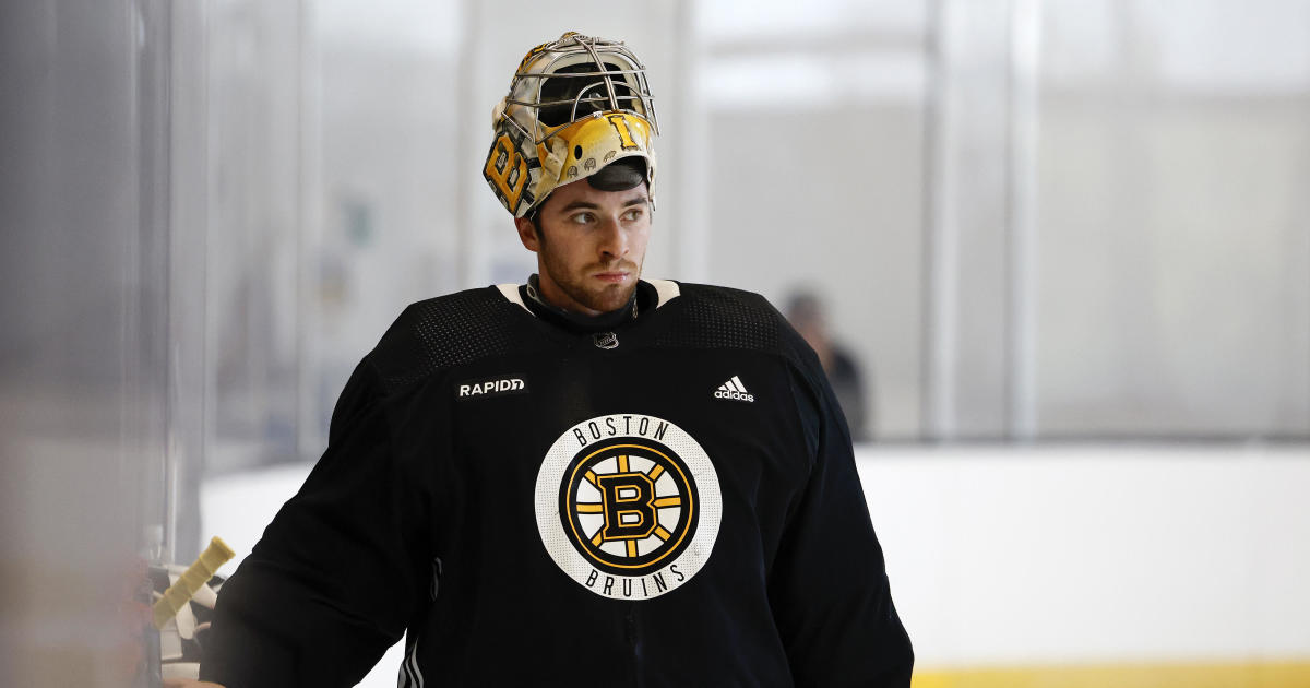 Boston Bruins Negotiating Contract with Jeremy Swayman