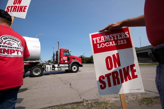 Marathon Oil Union Workers Strike In Detroit