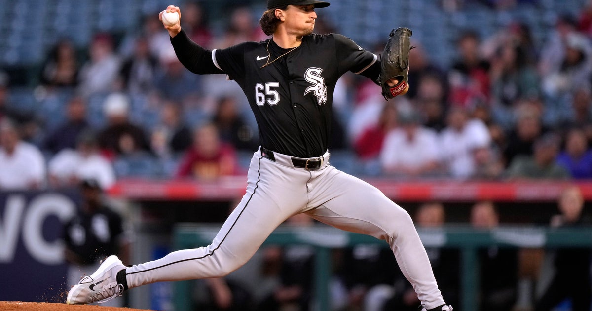 Padres Defeat White Sox, Near Postseason Berth