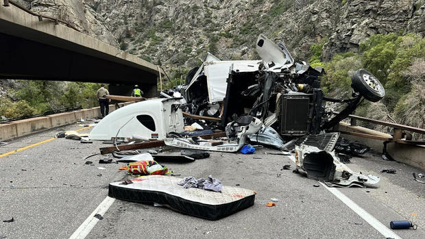 glenwood-canyon-semi-crash-eagle-fire-1-copy.jpg 