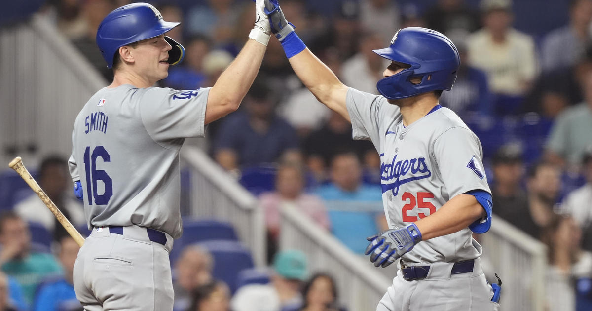 Dodgers win 8-4 over the Marlins thanks to home runs by Edman, Smith and Hernández