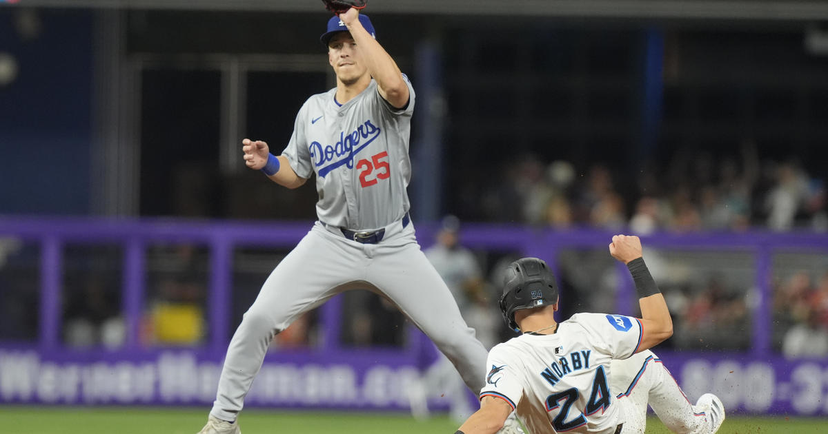 Marlins fall to Dodgers 8-4, Ohtani steals 49th base