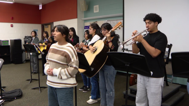 mariachi-class-chicago-1.png 