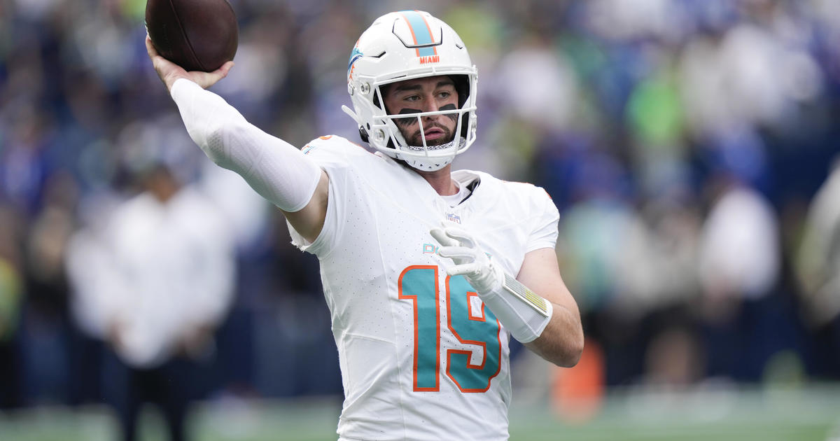 The Dolphins suffer another quarterback injury, Skylar Thompson leaves the game against the Seahawks in the second half