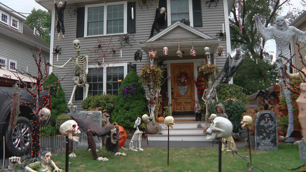 Halloween display Waltham 