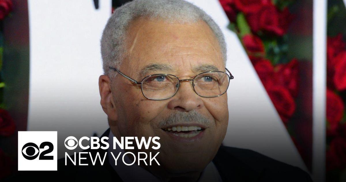 Broadway Dims Lights for James Earl Jones