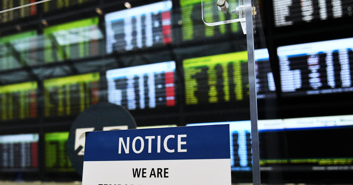 Hurricane Helene is snarling travel in Florida, while some stores and theme parks are closing Hurricane Helene is snarling travel in Florida, while some stores and theme parks are closing