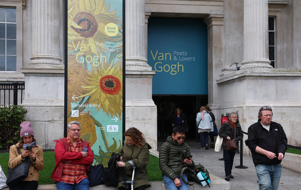 Protesters Throw Soup At Van Gogh Paintings At London's National Museum In Response to Campaigners' Sentencing 