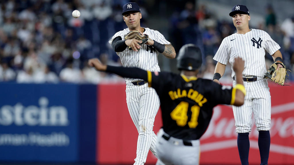 Yankees fall to Pirates, still hope to clinch home-field advantage
throughout AL playoffs