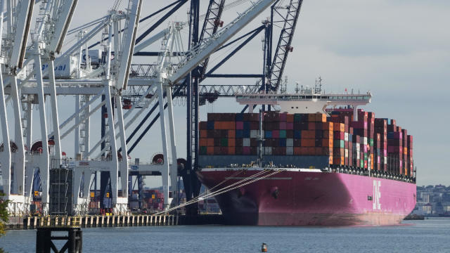 A container ship at a facility in Bayonne, N.J. 