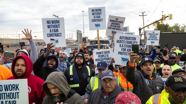 US Dockworker Strike Shutters Eastern And Gulf Coast Ports 