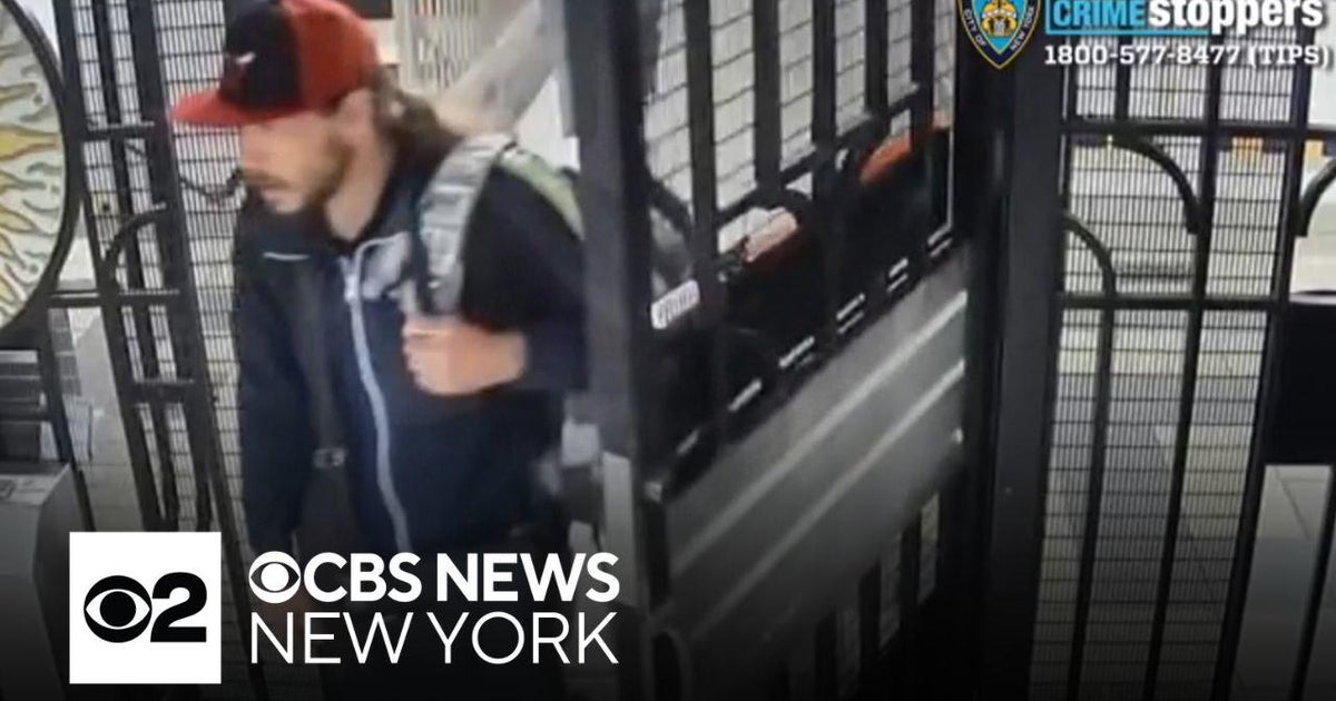 Teen stabbed after attempted robbery at Brooklyn subway station - CBS ...
