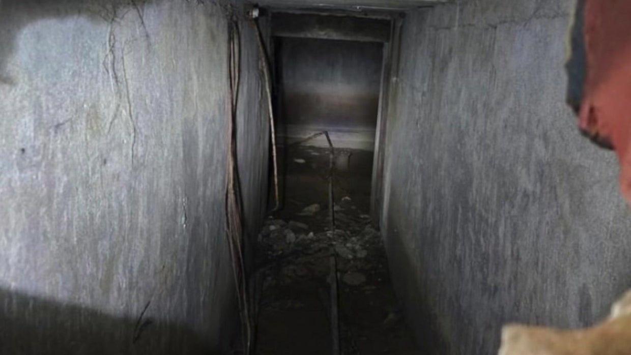 Suspected bootlegging tunnel found beneath New Jersey home - CBS New York
