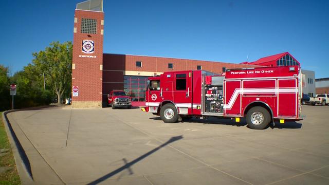 12p-vo-electric-firetruck-charest-100824.jpg 