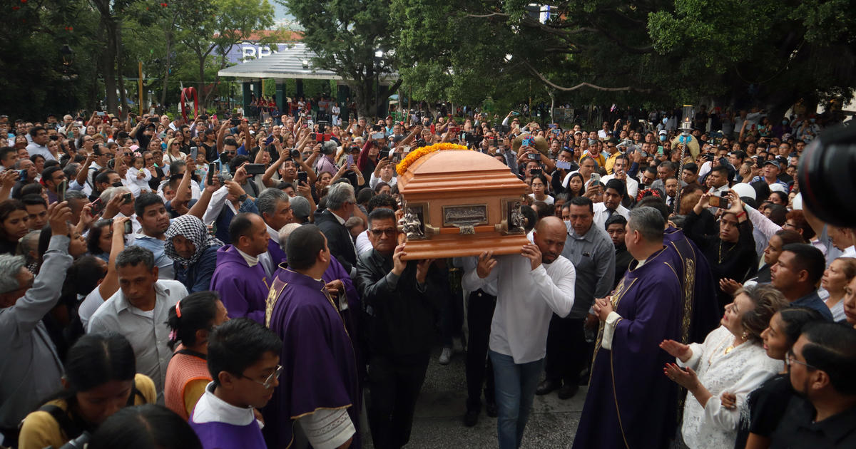 Después de que el recién elegido alcalde sea decapitado en México, otros piden protección a las autoridades federales