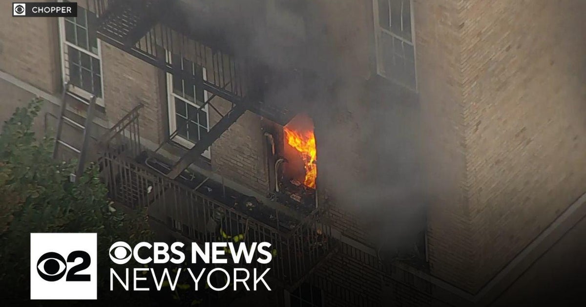 Several hurt after fire rips through Bronx apartment building - CBS New ...