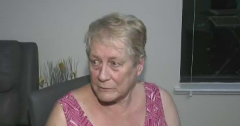 Florida woman survives tornado hitting mobile home community Florida woman survives tornado hitting mobile home community