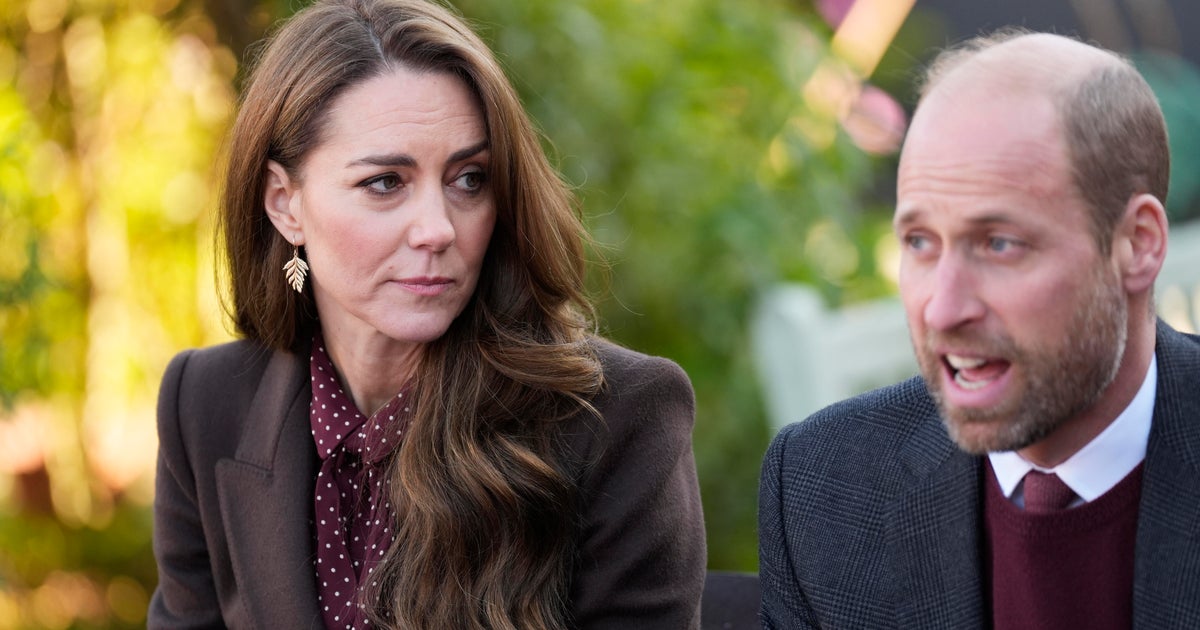 Prince William, Princess Kate meet with families of victims of Taylor(01)