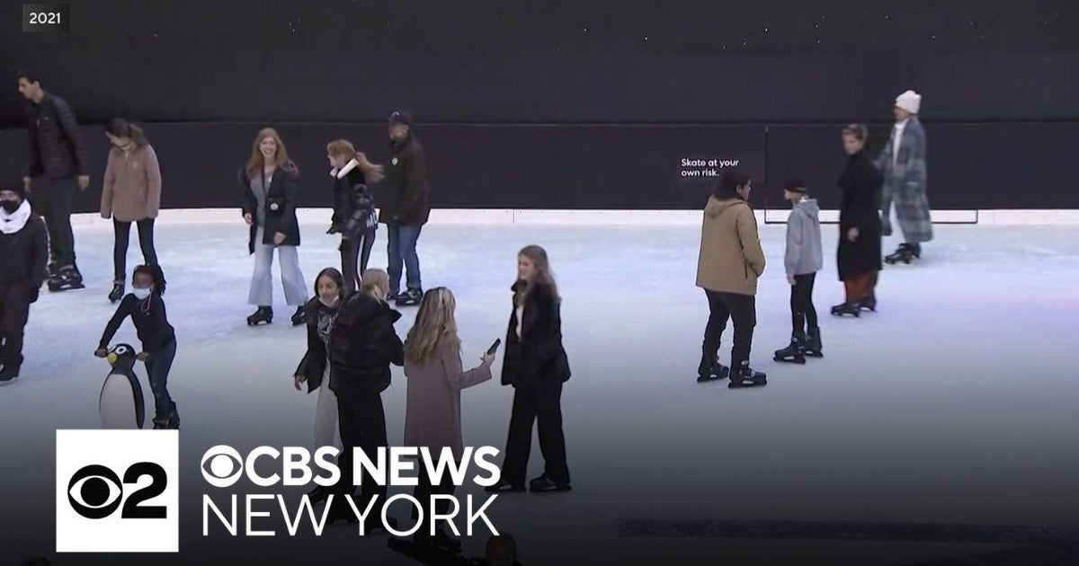 Rink at Rockefeller Center opens Saturday - CBS New York