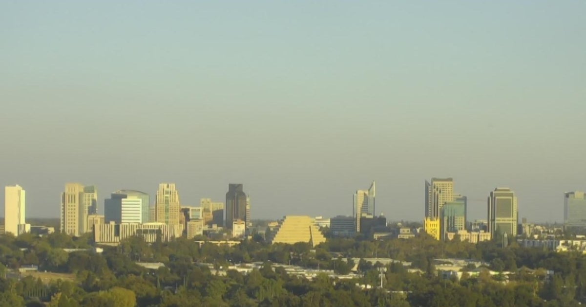 Smoky skies create uncomfortable Sunday for people in Sacramento