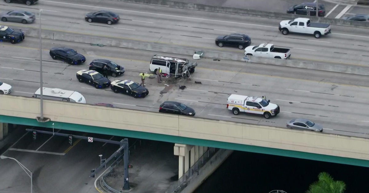 Woman dead, 8 others injured in Turnpike crash Woman dead, 8 others injured in Turnpike crash