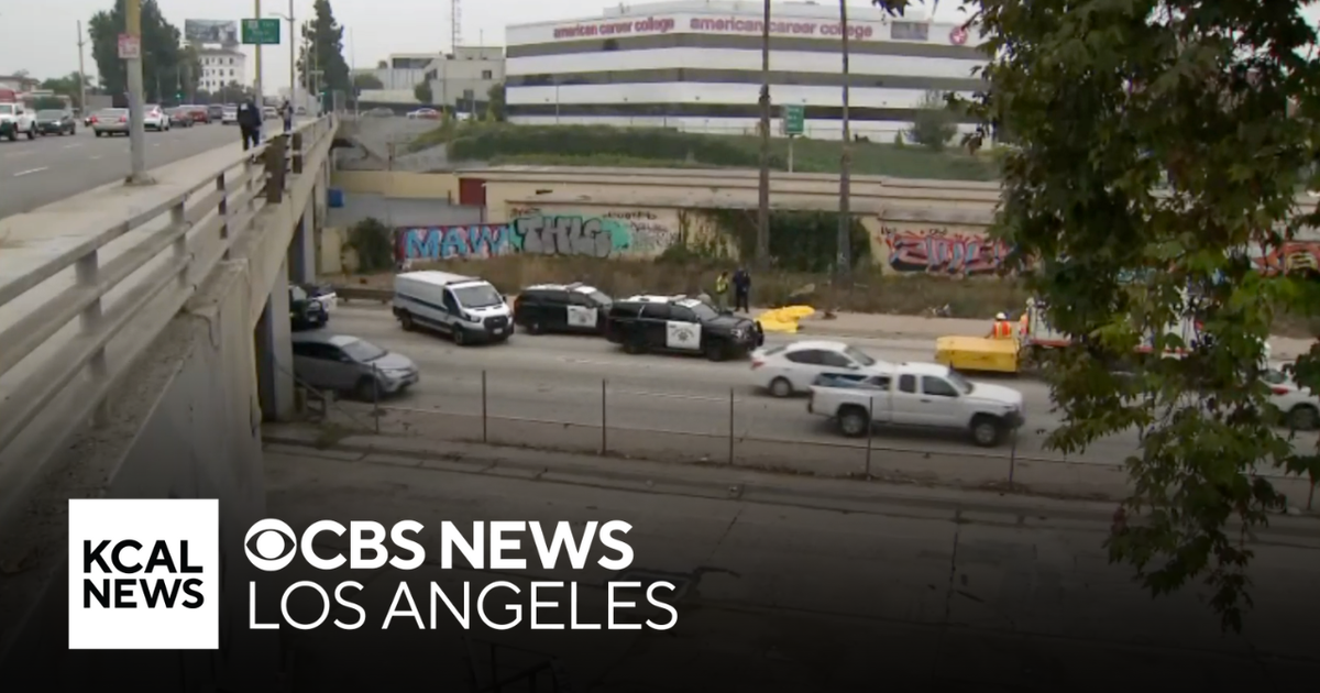 Pedestrian struck and killed on 101 Freeway in East Hollywood - CBS Los ...