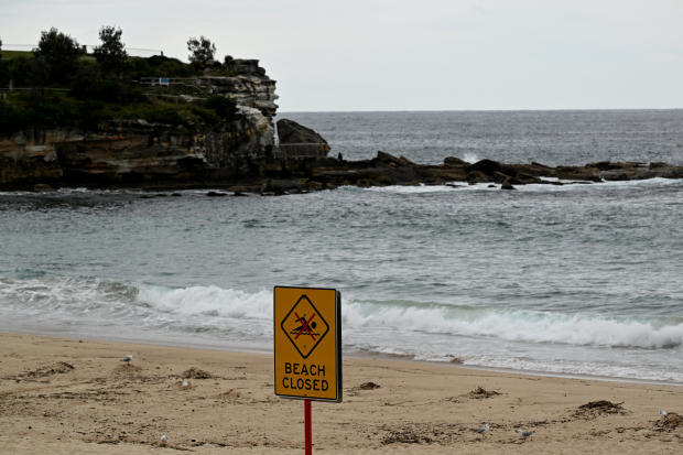 Mysterious black balls close 2 popular beaches in Australia