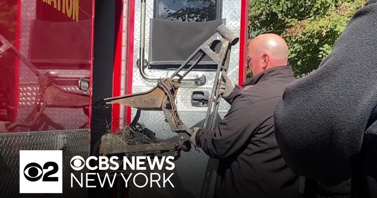 1 dead, 3 injured in lithium-ion battery fire in Brooklyn - CBS New York