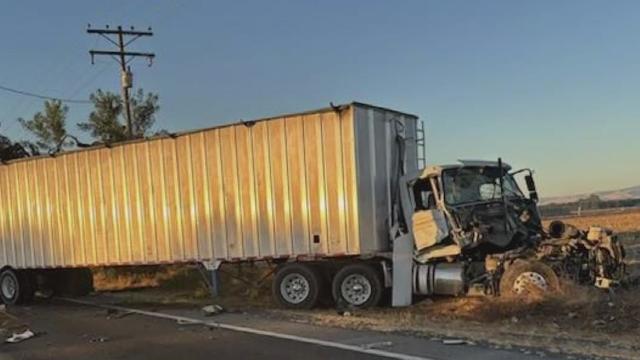 stan-co-big-rig-hits-school-bus.jpg 