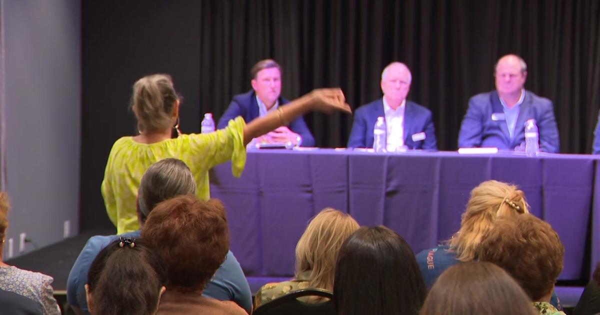 Hialeah town hall addresses soaring insurance costs, homeowners’ associations