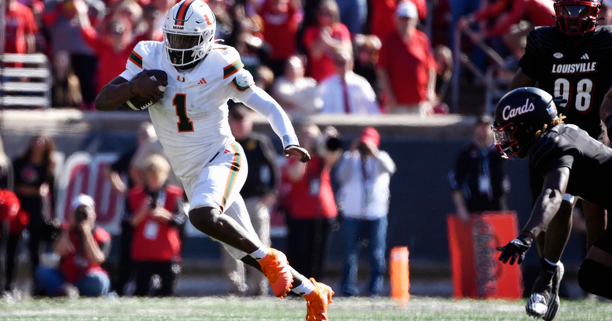 Miami Hurricanes escape with 52-45 victory over host Louisville Cardinals Miami Hurricanes escape with 52-45 victory over host Louisville Cardinals