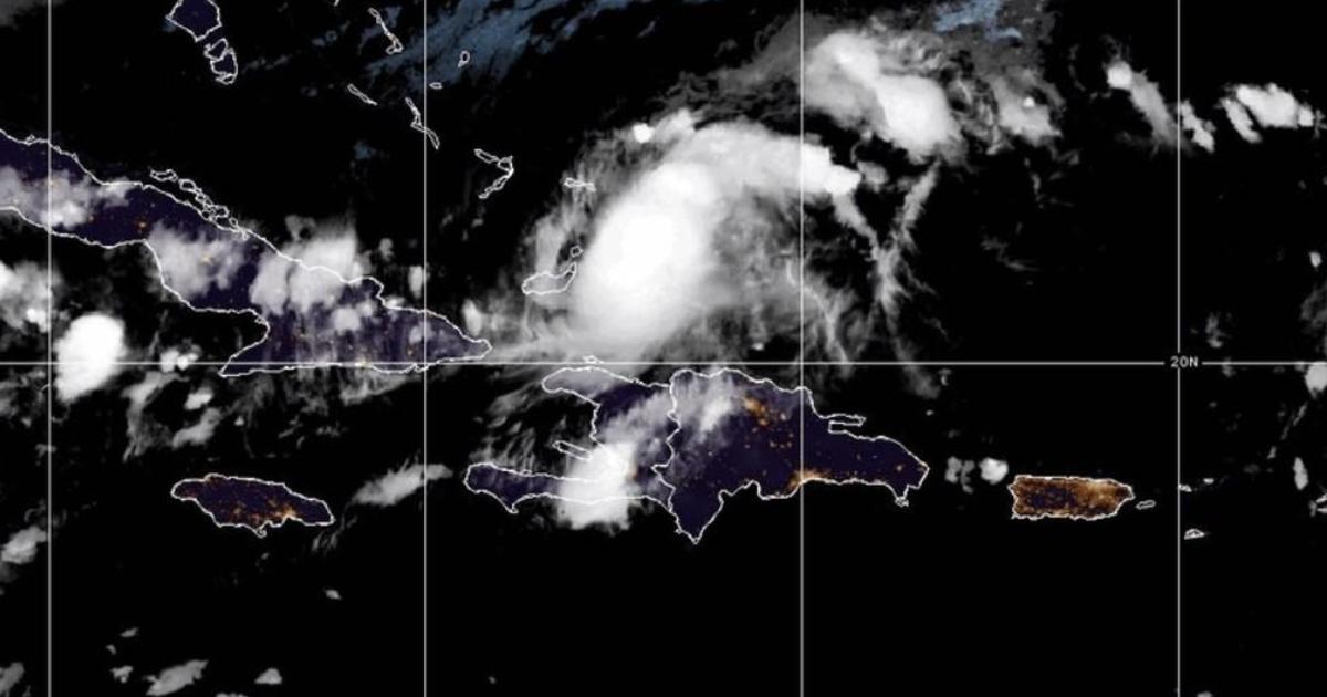 But%20it%20could%20still%20be%20a%20hurricane%20as%20early%20as%20Tuesday%20or%20Wednesday%2C%20and%20even%20then%2C%20the%20storm%20could%20be%20very%20cold.